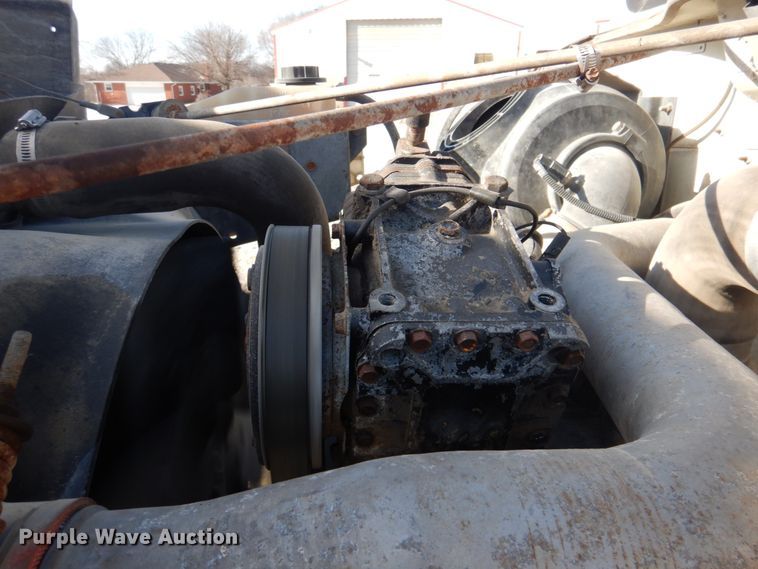 image for item DN2656 1998 International 4900  fuel truck