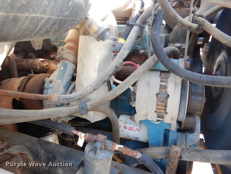 image for item DN2656 1998 International 4900  fuel truck