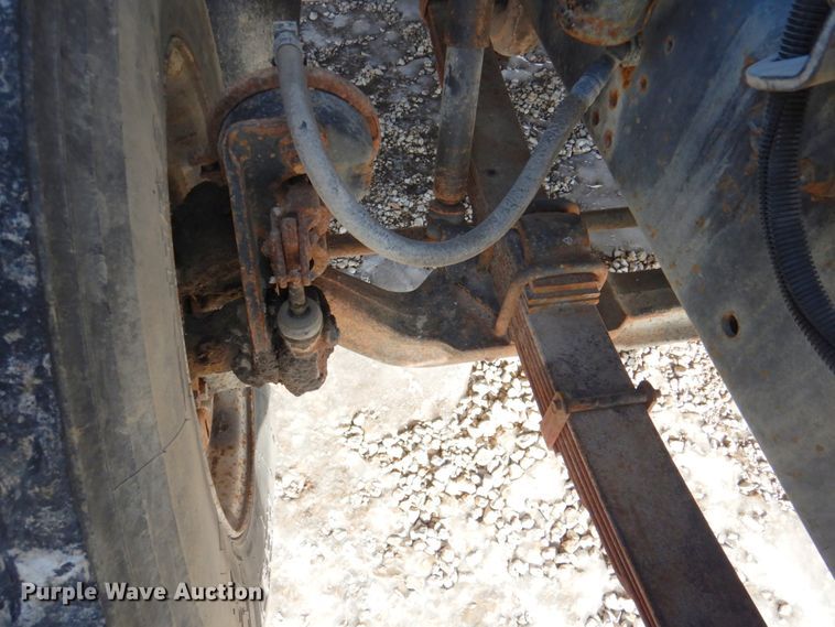 image for item DN2656 1998 International 4900  fuel truck