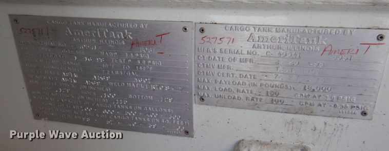 image for item DN2656 1998 International 4900  fuel truck