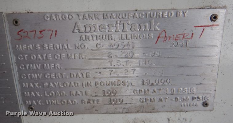 image for item DN2656 1998 International 4900  fuel truck