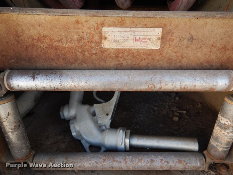 image for item DN2656 1998 International 4900  fuel truck