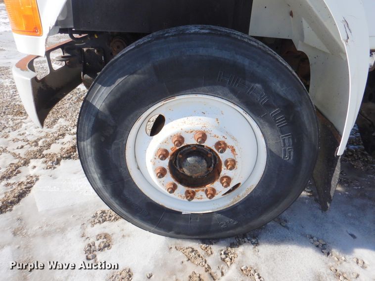 image for item DN2656 1998 International 4900  fuel truck