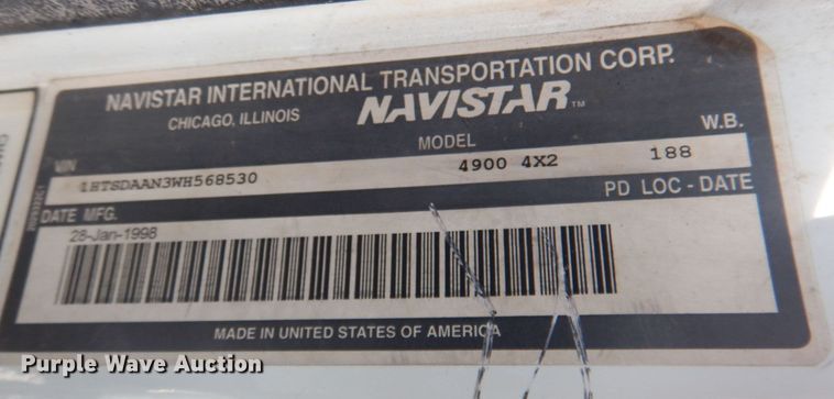 image for item DN2656 1998 International 4900  fuel truck