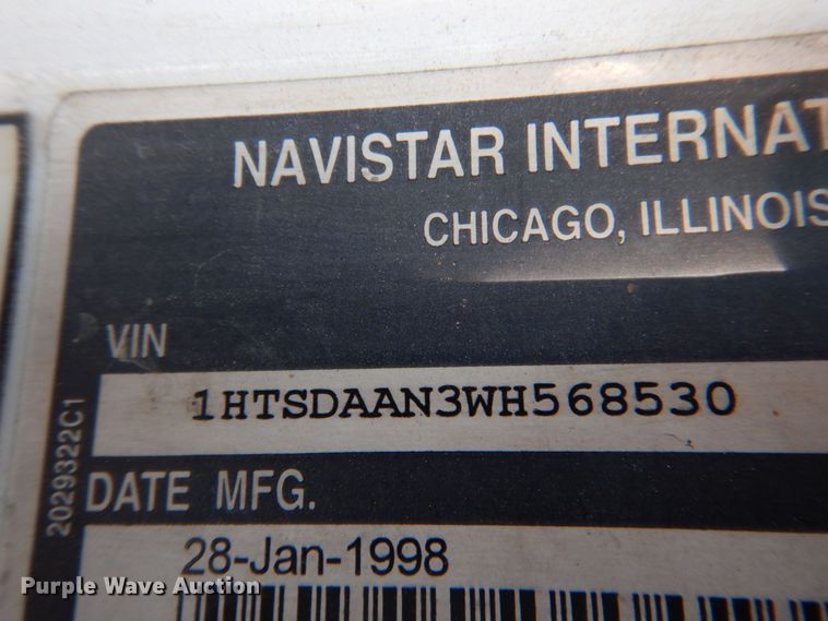 image for item DN2656 1998 International 4900  fuel truck