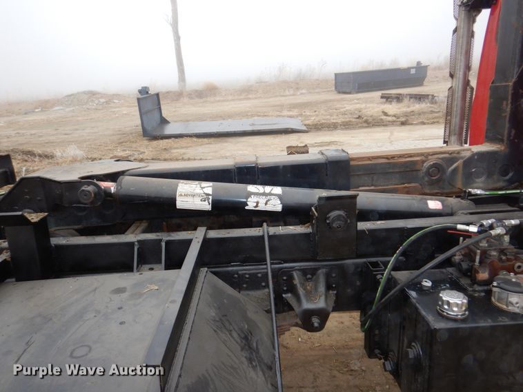 image for item DN7267 2009 GMC C7500  hook lift truck