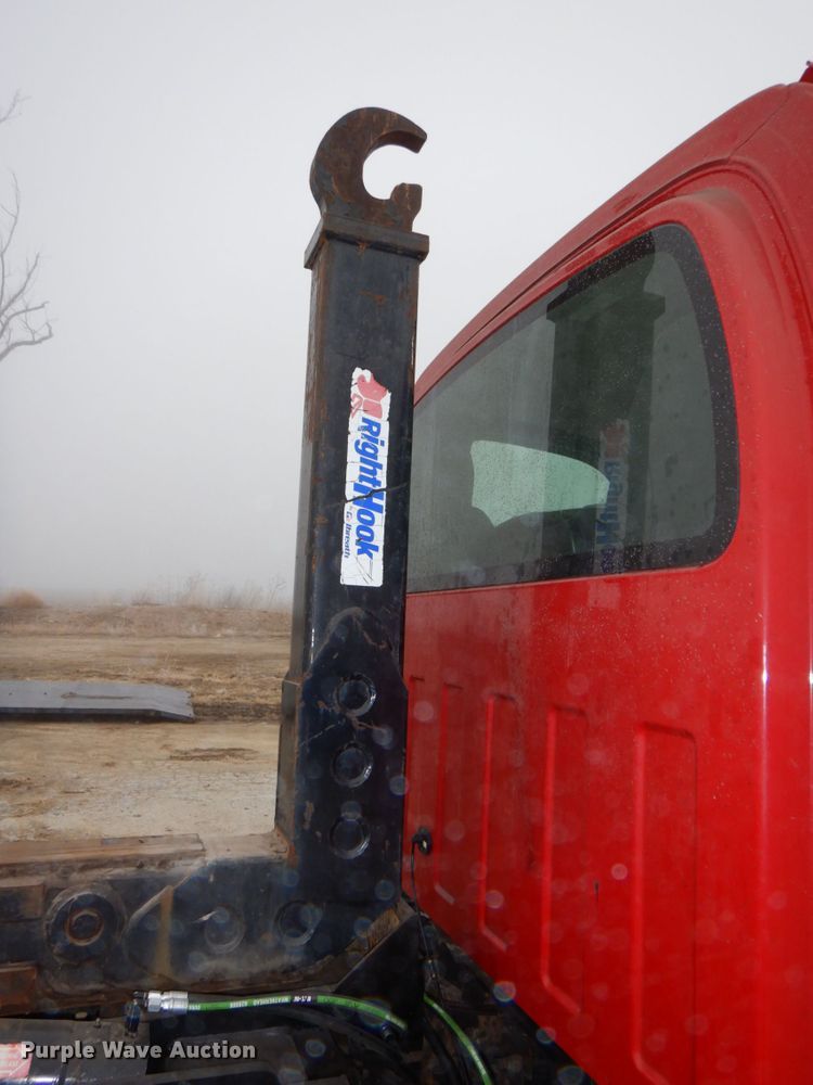image for item DN7267 2009 GMC C7500  hook lift truck