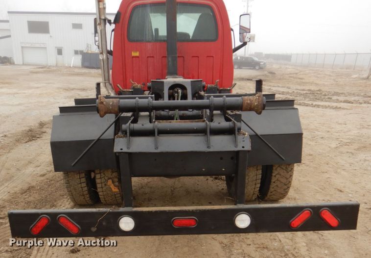 image for item DN7267 2009 GMC C7500  hook lift truck