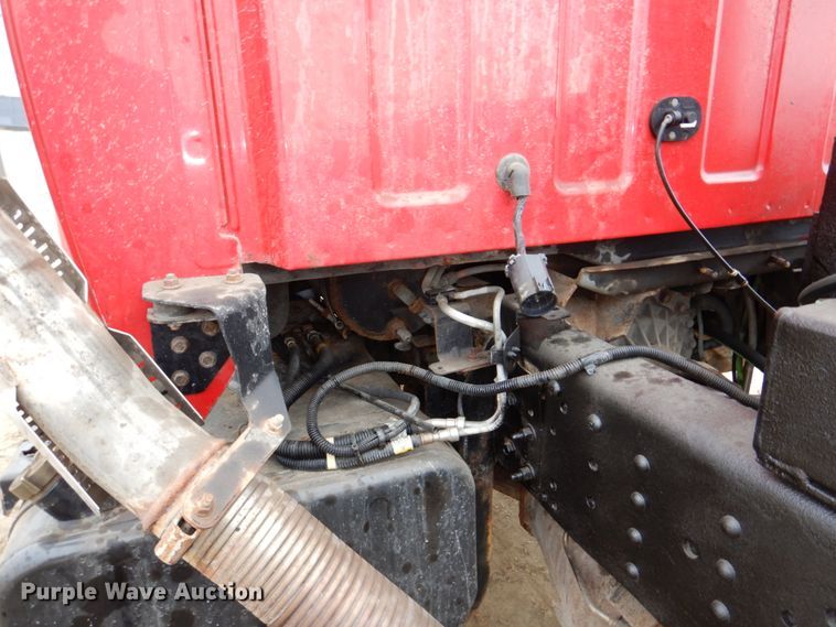 image for item DN7267 2009 GMC C7500  hook lift truck