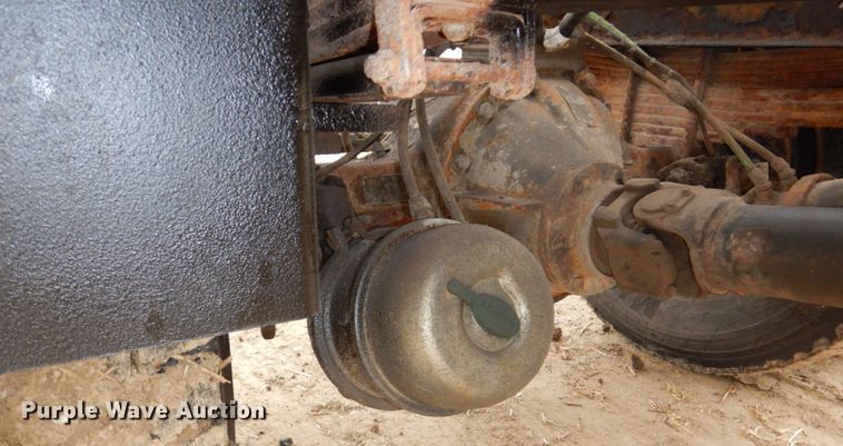 image for item DN7267 2009 GMC C7500  hook lift truck