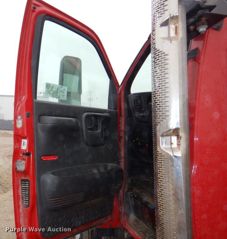 image for item DN7267 2009 GMC C7500  hook lift truck
