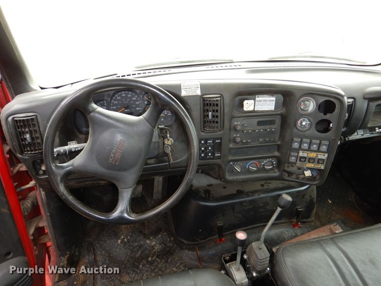 image for item DN7267 2009 GMC C7500  hook lift truck