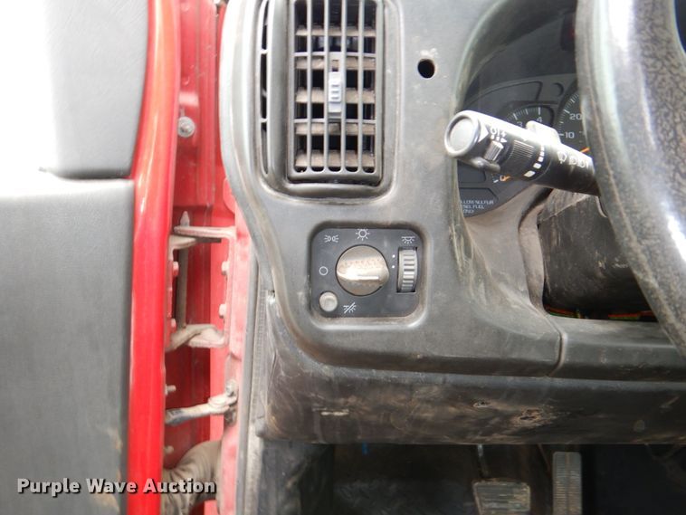 image for item DN7267 2009 GMC C7500  hook lift truck