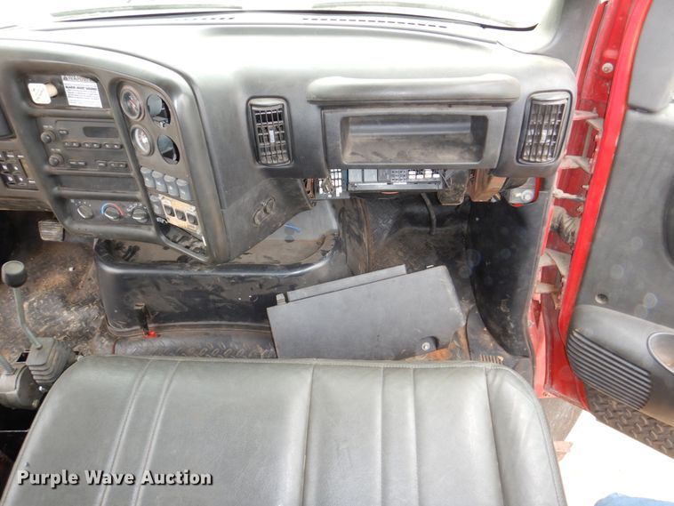 image for item DN7267 2009 GMC C7500  hook lift truck