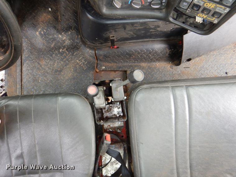 image for item DN7267 2009 GMC C7500  hook lift truck