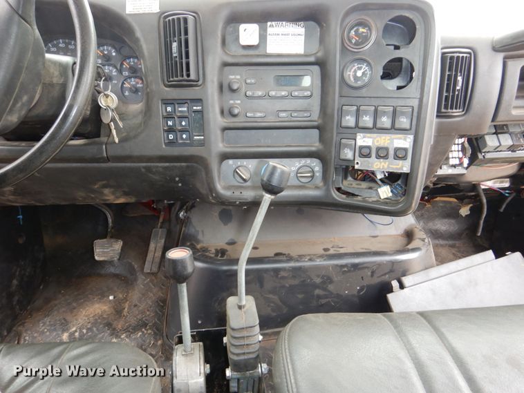 image for item DN7267 2009 GMC C7500  hook lift truck