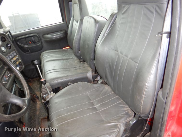 image for item DN7267 2009 GMC C7500  hook lift truck