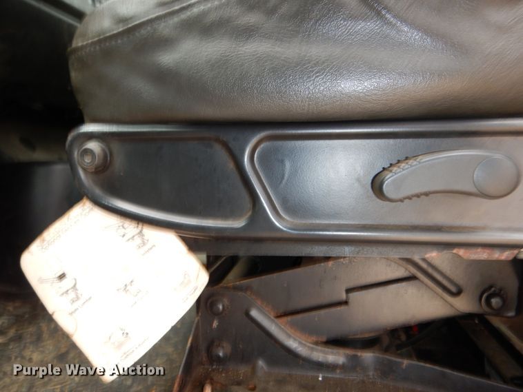 image for item DN7267 2009 GMC C7500  hook lift truck