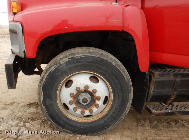 image for item DN7267 2009 GMC C7500  hook lift truck