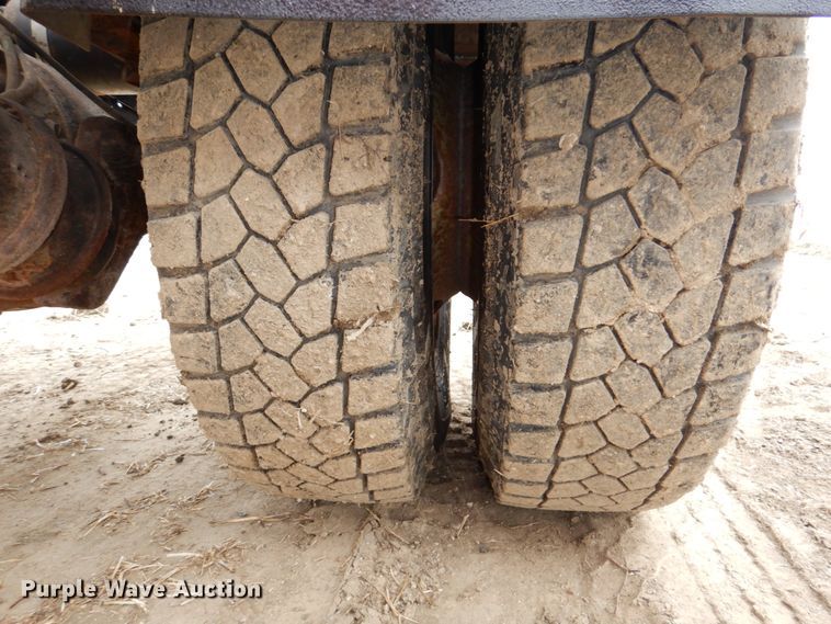 image for item DN7267 2009 GMC C7500  hook lift truck