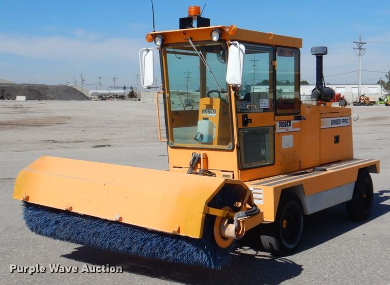 image for item DN7268 LeeBoy Rosco SweepPro A930  broom