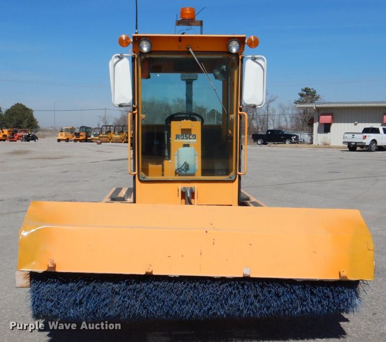 image for item DN7268 LeeBoy Rosco SweepPro A930  broom