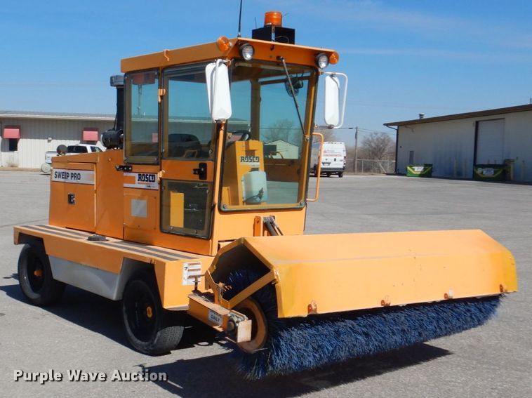 image for item DN7268 LeeBoy Rosco SweepPro A930  broom