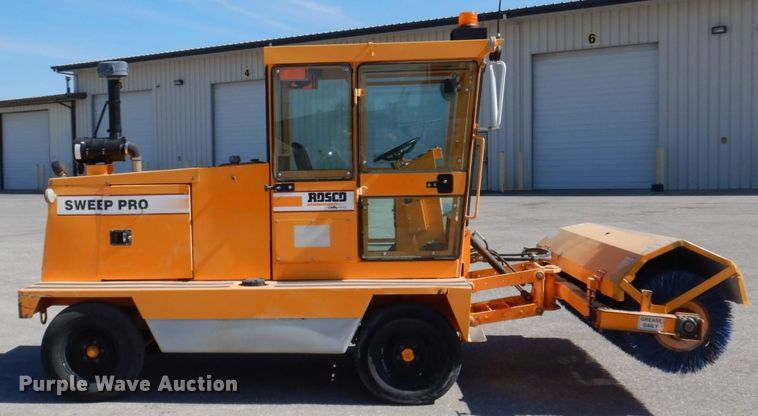 image for item DN7268 LeeBoy Rosco SweepPro A930  broom