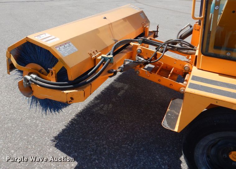 image for item DN7268 LeeBoy Rosco SweepPro A930  broom