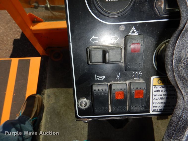 image for item DN7268 LeeBoy Rosco SweepPro A930  broom