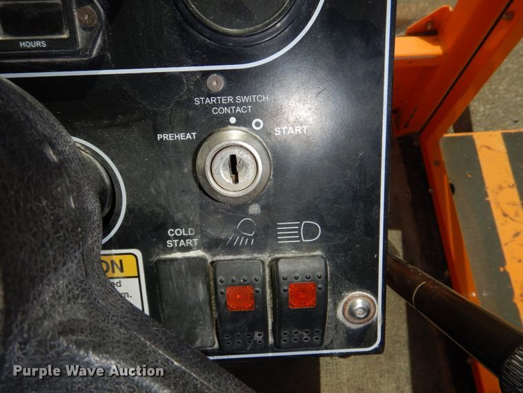 image for item DN7268 LeeBoy Rosco SweepPro A930  broom