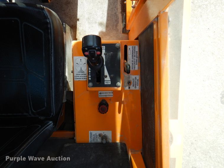 image for item DN7268 LeeBoy Rosco SweepPro A930  broom