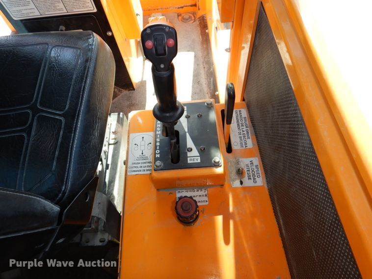 image for item DN7268 LeeBoy Rosco SweepPro A930  broom