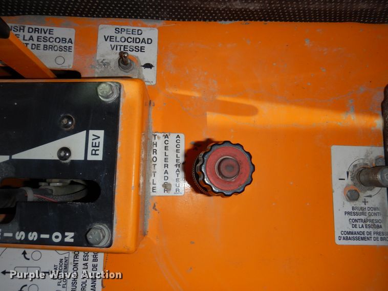 image for item DN7268 LeeBoy Rosco SweepPro A930  broom