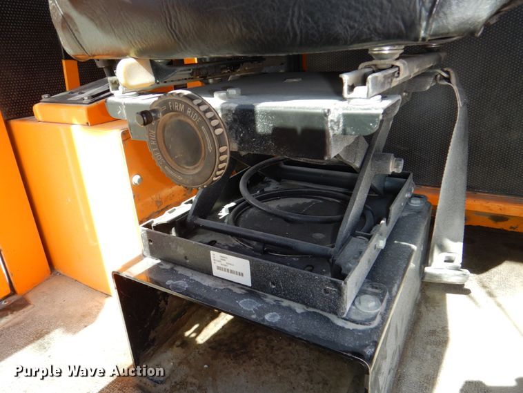 image for item DN7268 LeeBoy Rosco SweepPro A930  broom