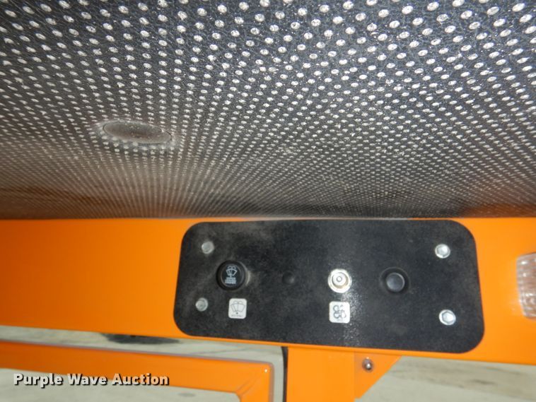 image for item DN7268 LeeBoy Rosco SweepPro A930  broom