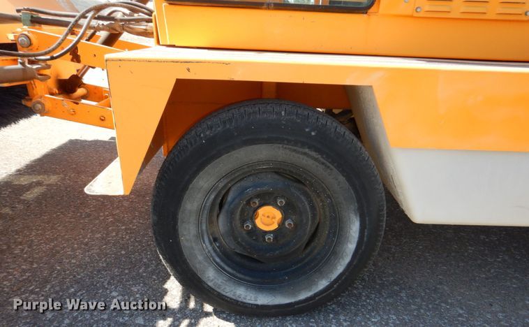 image for item DN7268 LeeBoy Rosco SweepPro A930  broom