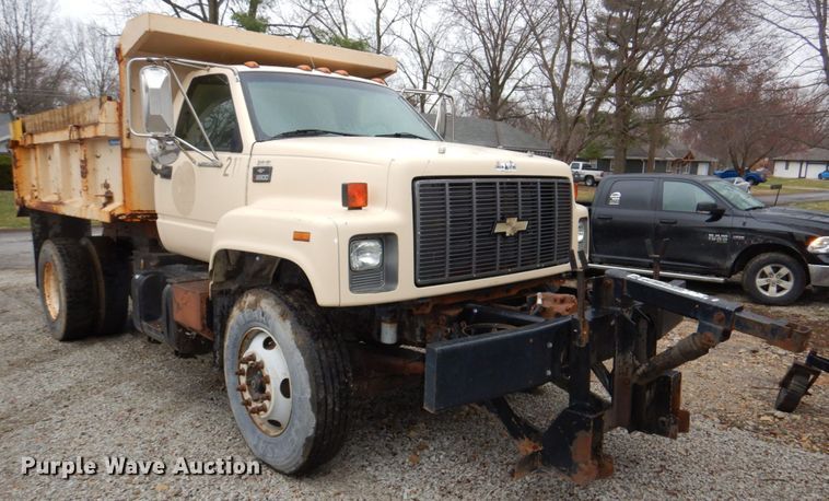image for item DN7279 1999 Chevrolet C8500  dump truck