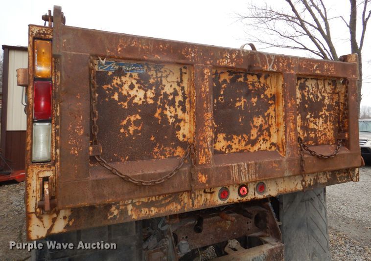 image for item DN7279 1999 Chevrolet C8500  dump truck