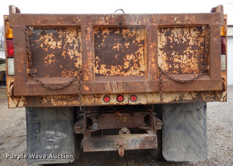 image for item DN7279 1999 Chevrolet C8500  dump truck