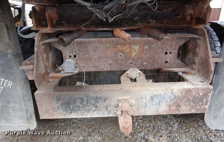 image for item DN7279 1999 Chevrolet C8500  dump truck