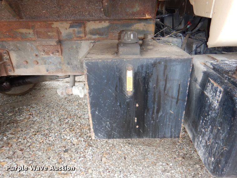 image for item DN7279 1999 Chevrolet C8500  dump truck