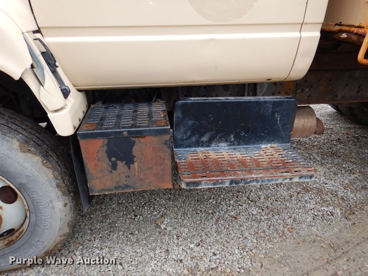 image for item DN7279 1999 Chevrolet C8500  dump truck