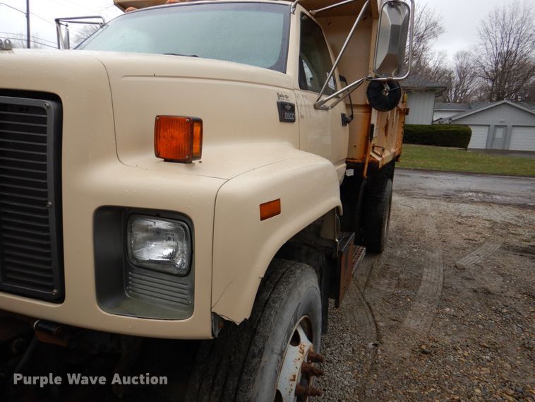 image for item DN7279 1999 Chevrolet C8500  dump truck