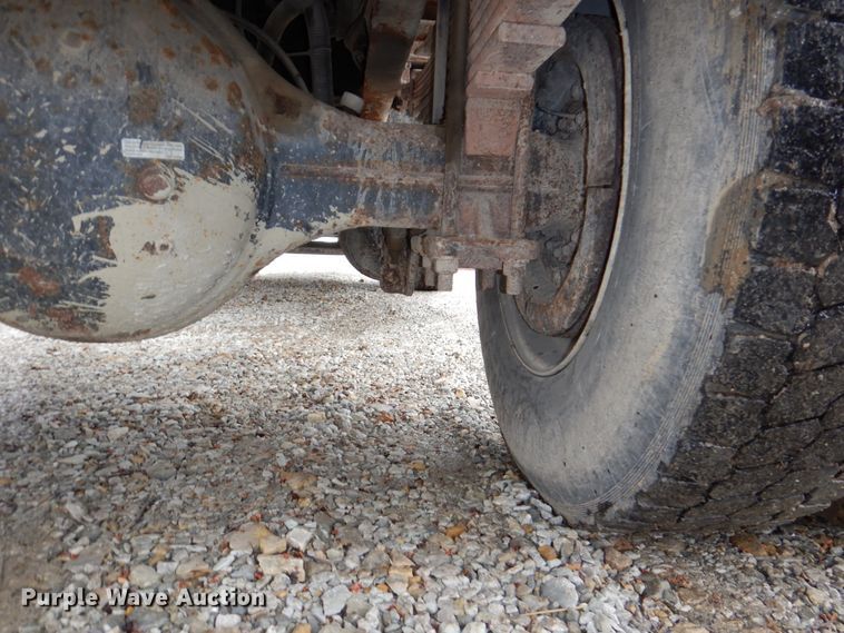 image for item DN7279 1999 Chevrolet C8500  dump truck