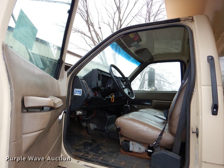 image for item DN7279 1999 Chevrolet C8500  dump truck