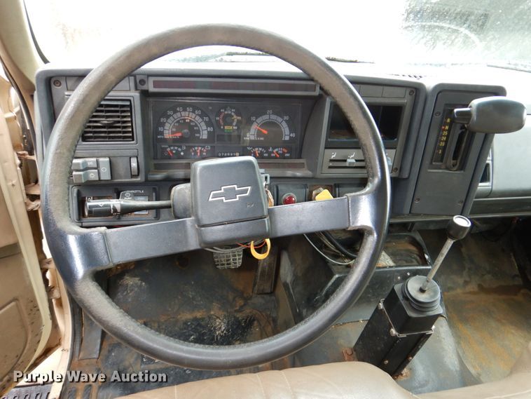 image for item DN7279 1999 Chevrolet C8500  dump truck