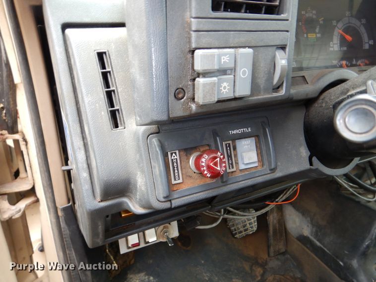 image for item DN7279 1999 Chevrolet C8500  dump truck