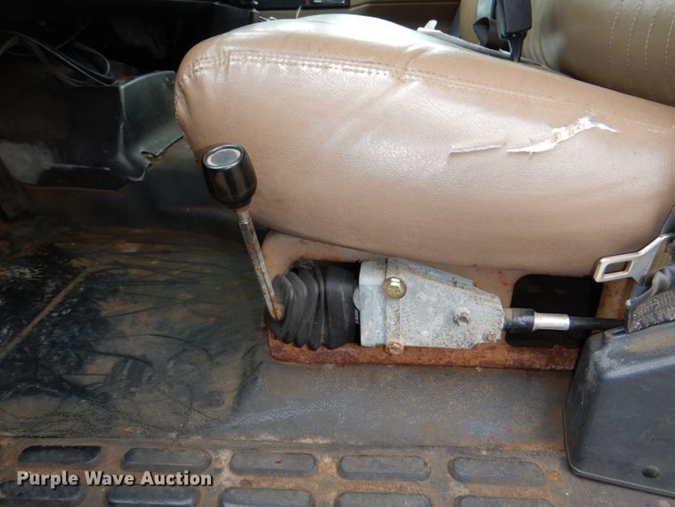 image for item DN7279 1999 Chevrolet C8500  dump truck