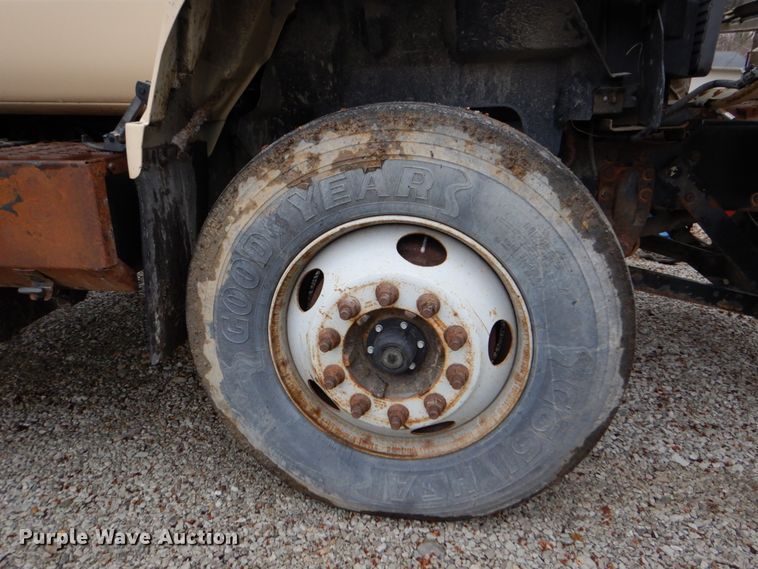 image for item DN7279 1999 Chevrolet C8500  dump truck